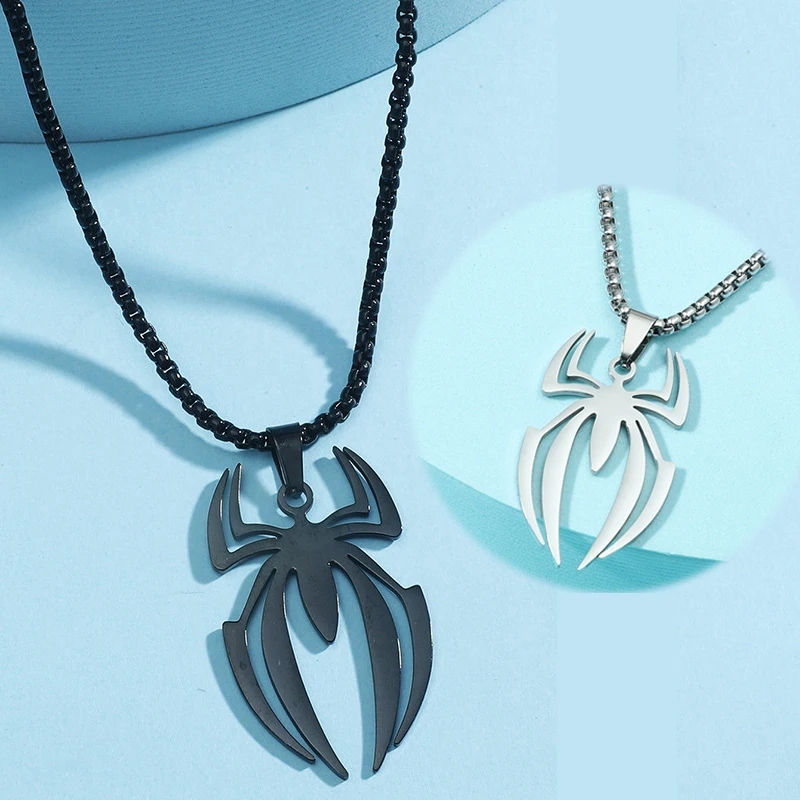 Collar de superhéroe con Logo  - Men Accessories Logo reseña y precio