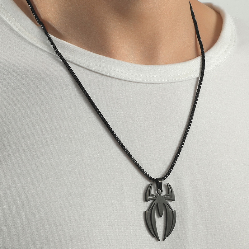Collar de superhéroe con Logo  - Men Accessories Logo reseña y precio